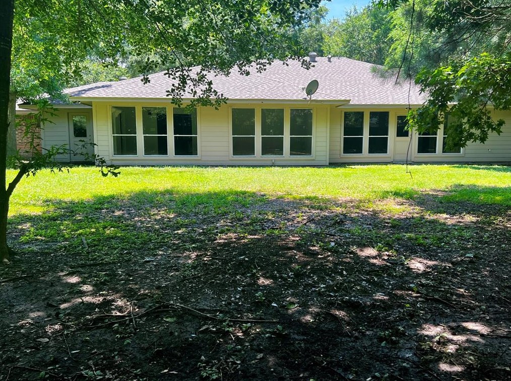 15318 Oaklawn Park Dr, Houston TX  77069-1510 exterior