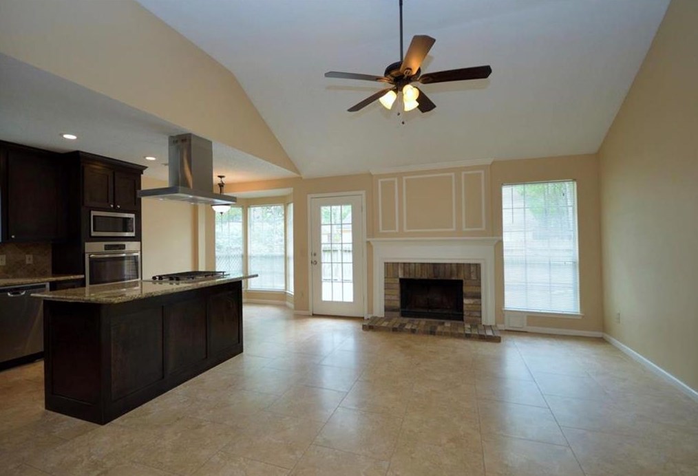 15 Stony Bridge Ct, Spring TX  77381-4402 exterior