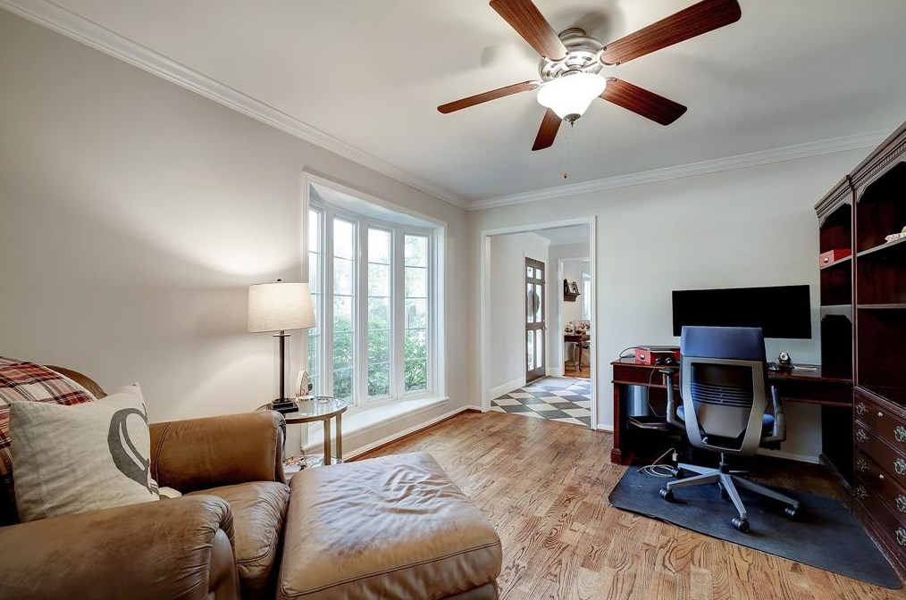 14203 Apple Tree Rd, Houston TX  77079-6601 exterior