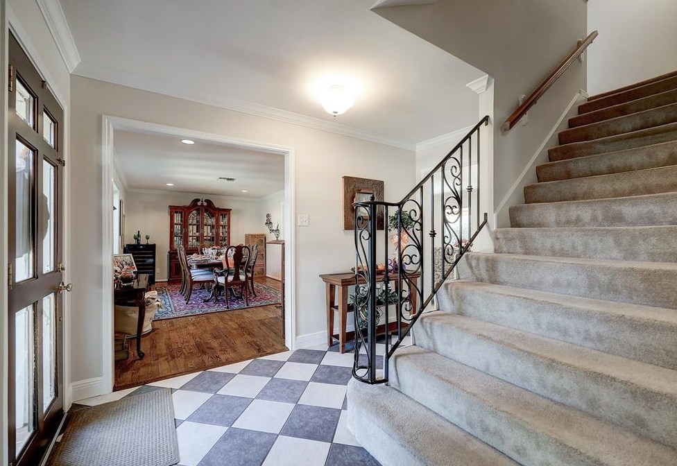 14203 Apple Tree Rd, Houston TX  77079-6601 exterior
