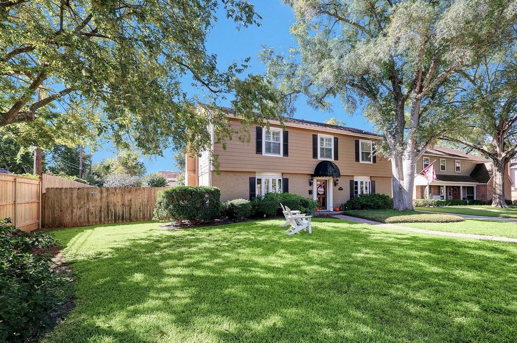 14203 Apple Tree Rd, Houston TX  77079-6601 exterior
