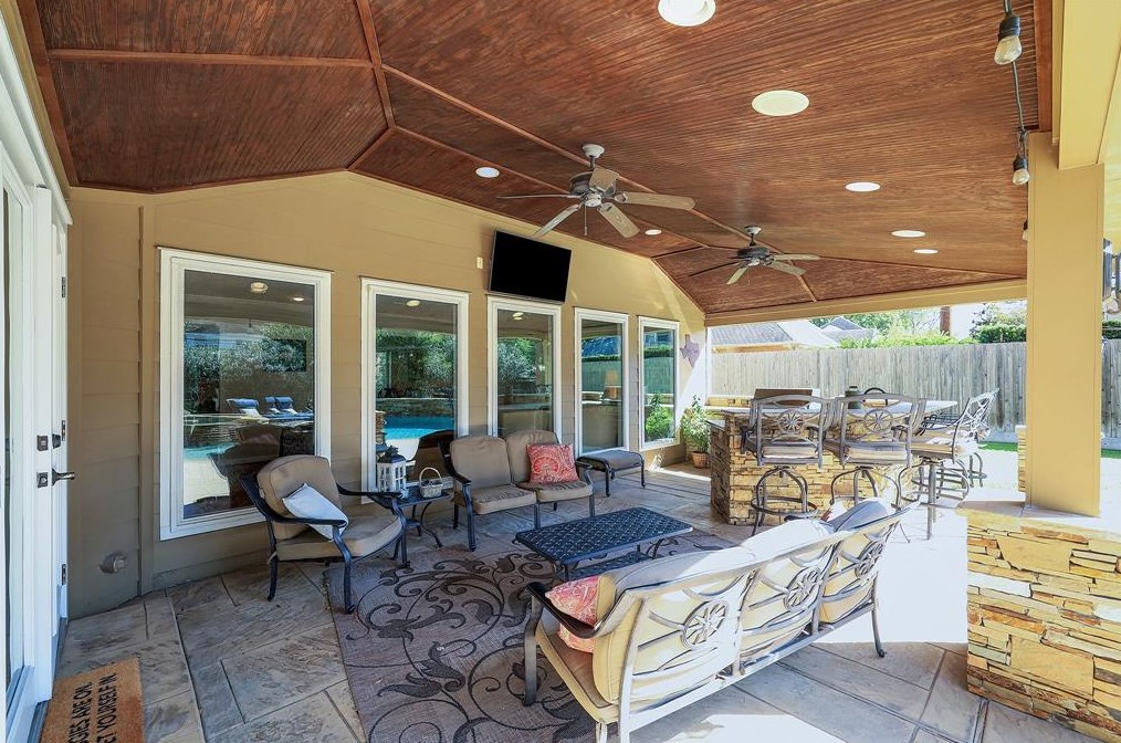 14203 Apple Tree Rd, Houston TX  77079-6601 exterior