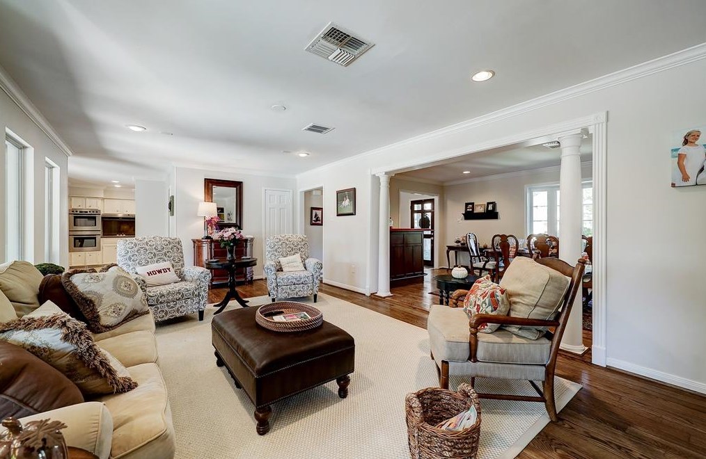 14203 Apple Tree Rd, Houston TX  77079-6601 exterior