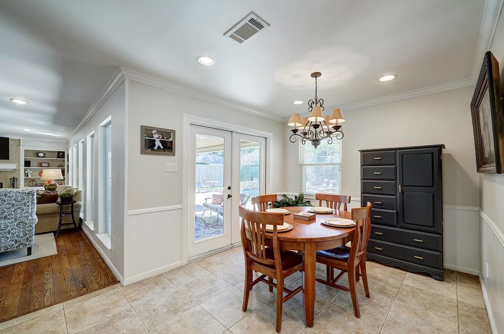 14203 Apple Tree Rd, Houston TX  77079-6601 exterior
