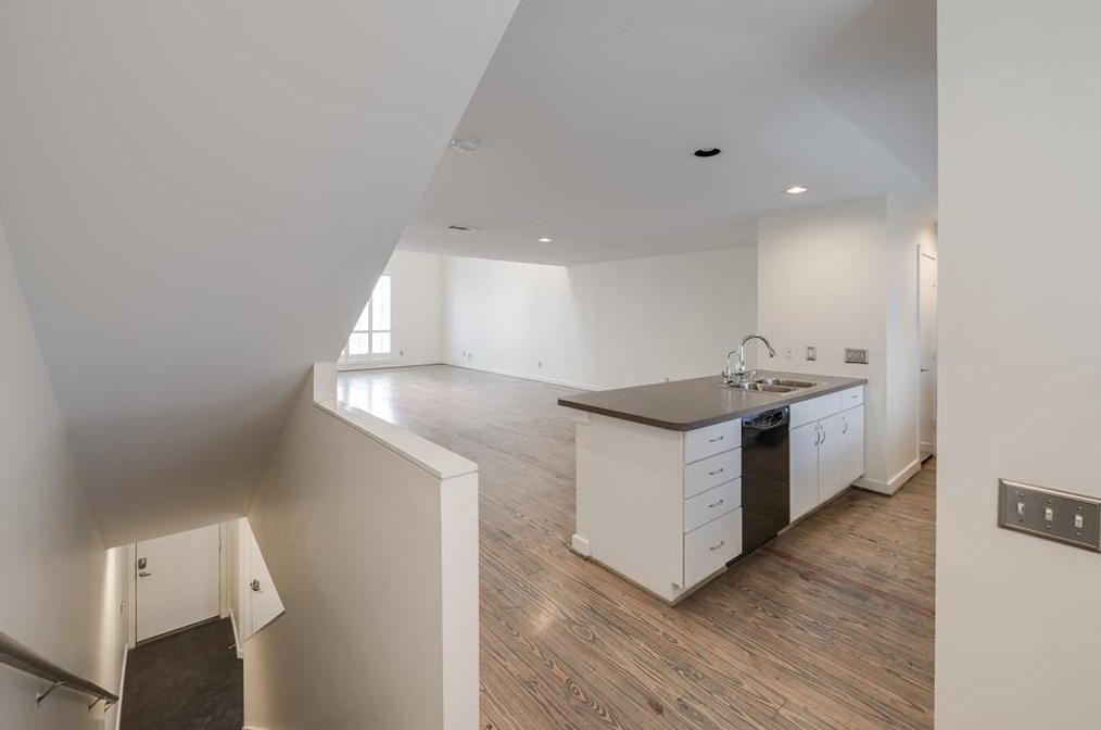 807 Robin St, Houston TX  77019-4719 exterior