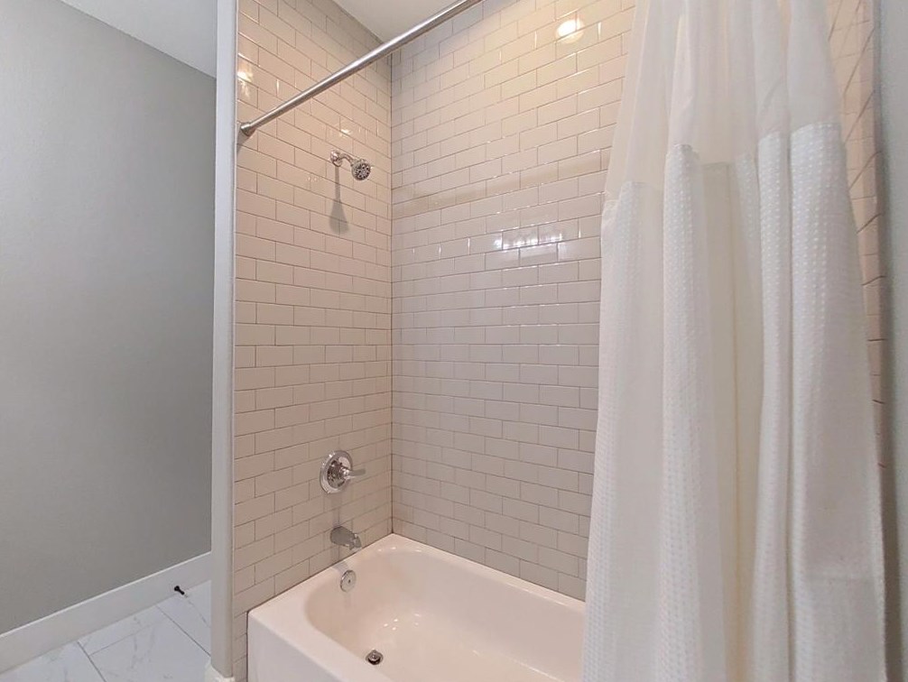 10747 Dulcimer St, Houston TX  77051-4125 exterior