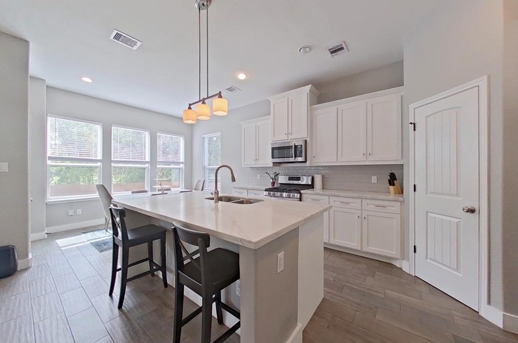 10747 Dulcimer St, Houston TX  77051-4125 exterior