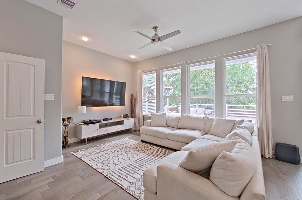 10747 Dulcimer St, Houston TX  77051-4125 exterior