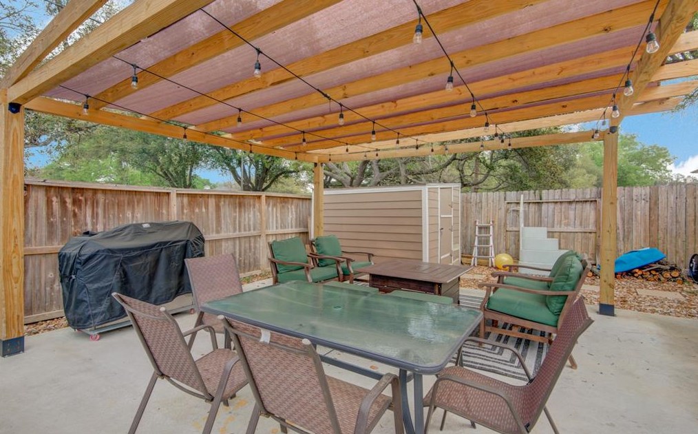 11414 Yorkshire Oaks Dr, Houston TX  77065-4933 exterior