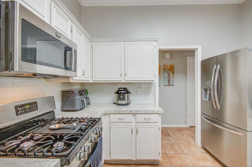 11414 Yorkshire Oaks Dr, Houston TX  77065-4933 exterior