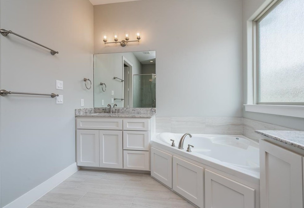 1228 Murrayhill Dr, Houston TX 77043-4240 exterior