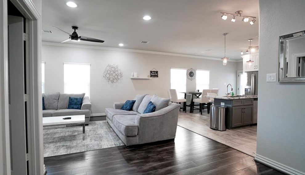 3921 Redbud St, Houston TX  77051-1639 exterior