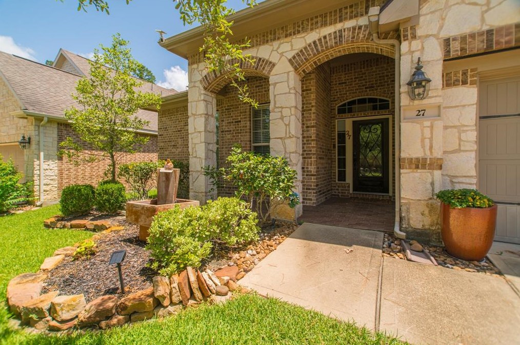 27 Brakendale Pl, Spring TX  77389-2025 exterior