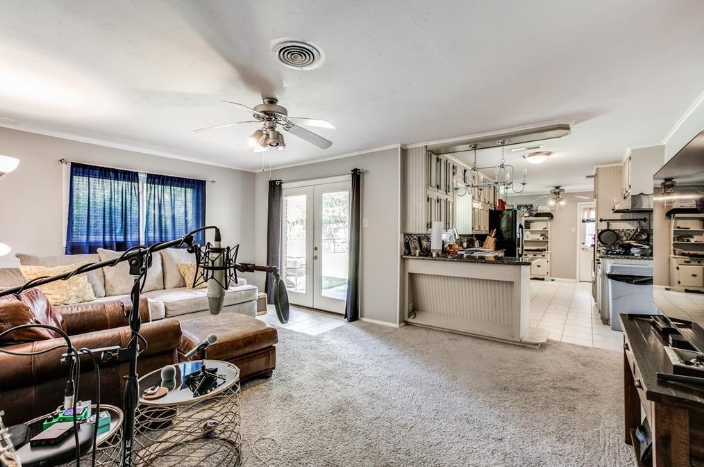 1329 Conrad Sauer, Houston TX 77043-4308 exterior