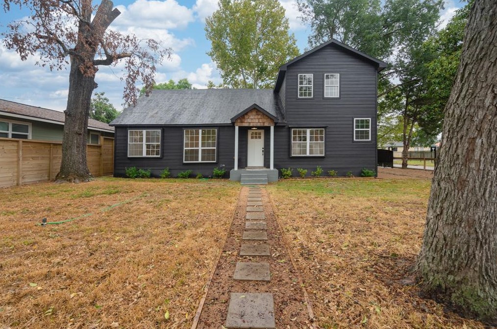 302 Moody St, Houston TX  77009-2744 exterior