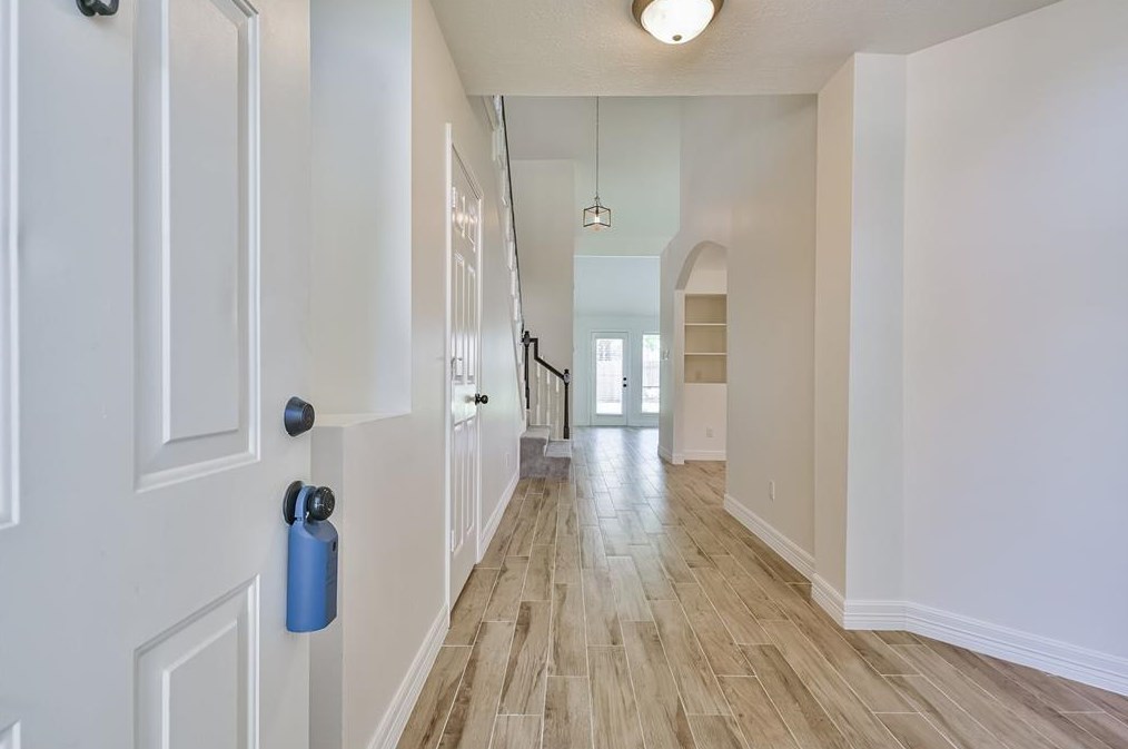 11323 Yorkshire Oaks Dr, Houston TX  77065-4957 exterior