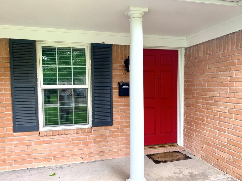 9634 Fairdale Ln, Houston TX  77063-3714 exterior
