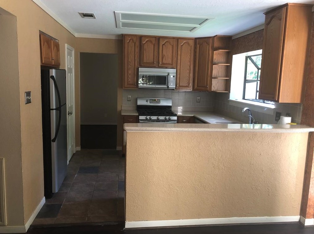 43 Pathfinders Cir, Spring TX  77381-4023 exterior