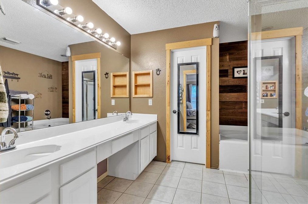 3908 Greenwood Dr, Pearland TX  77584-9259 exterior