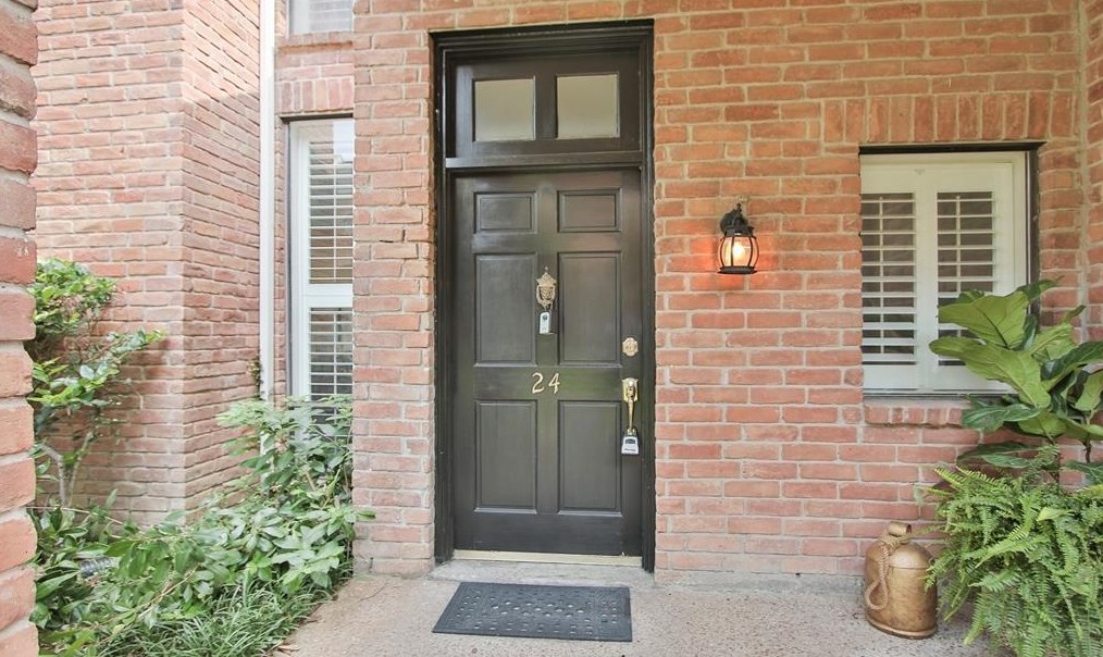 2901 Bammel Ln, Houston TX  77098-1144 exterior