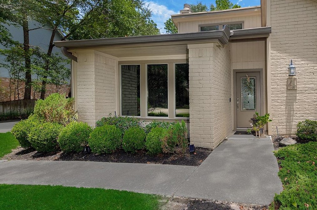 4 Postvine Ct, Spring TX  77381-2667 exterior