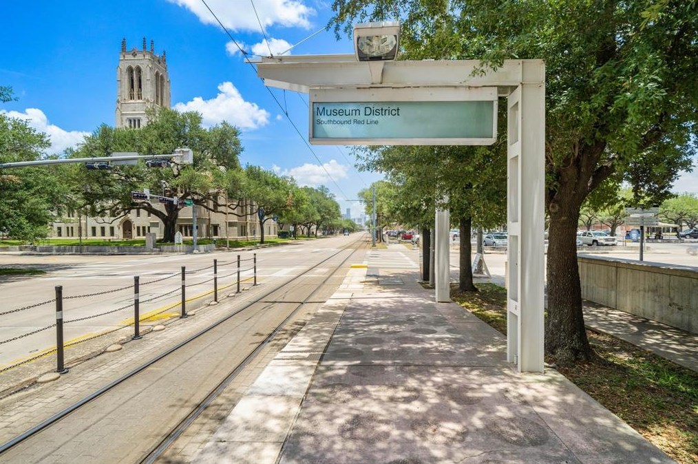 4808 Chenevert St, Houston TX  77004-4127 exterior