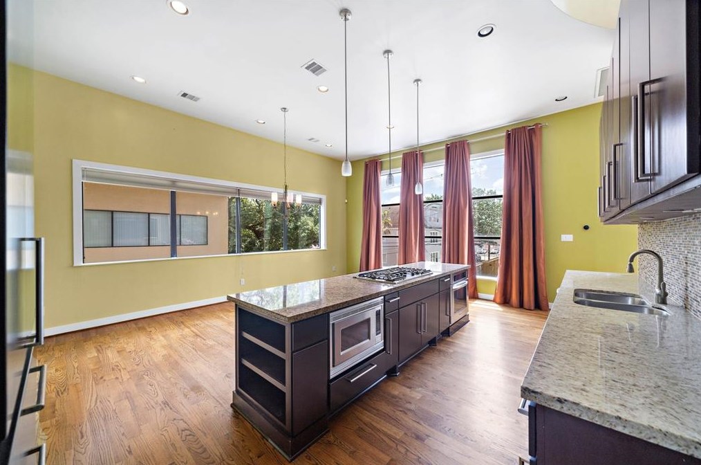 4808 Chenevert St, Houston TX  77004-4127 exterior