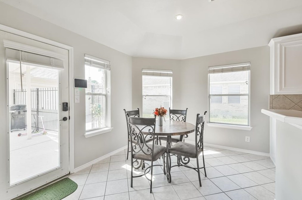 7143 Hot Crk Trce, Humble TX 77346-3097 exterior