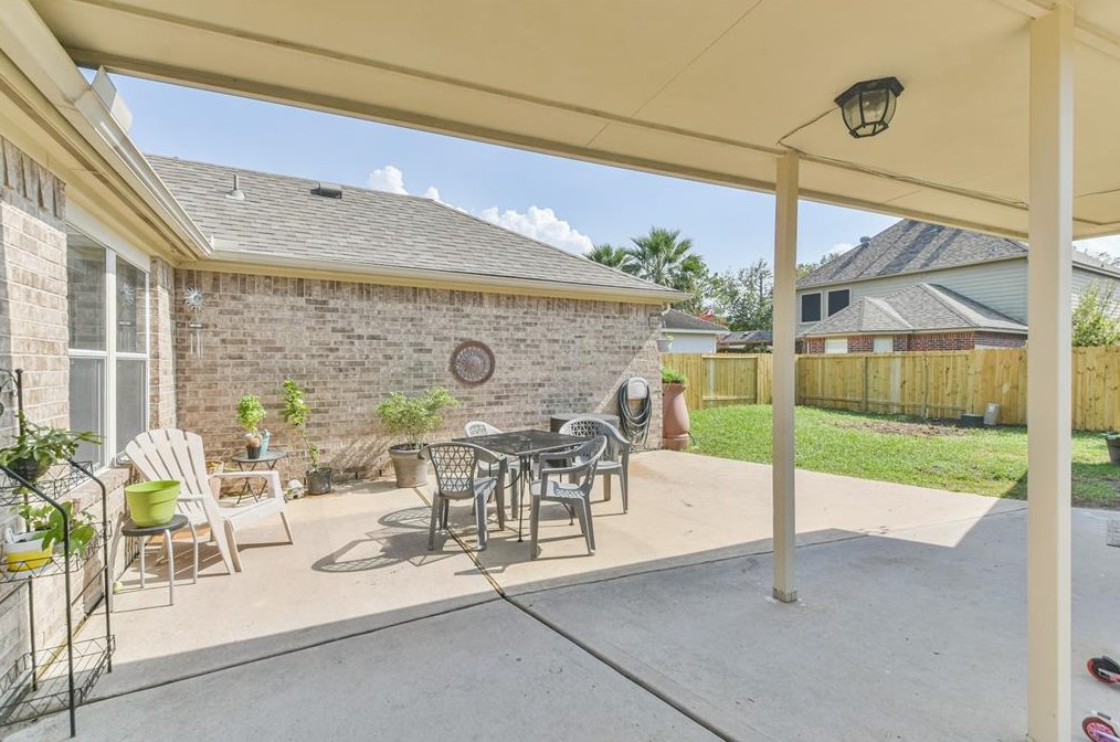 7143 Hot Crk Trce, Humble TX 77346-3097 exterior