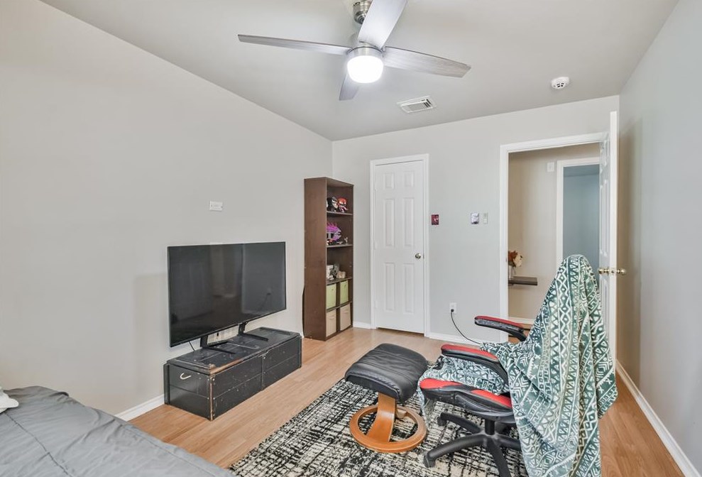 7143 Hot Crk Trce, Humble TX 77346-3097 exterior