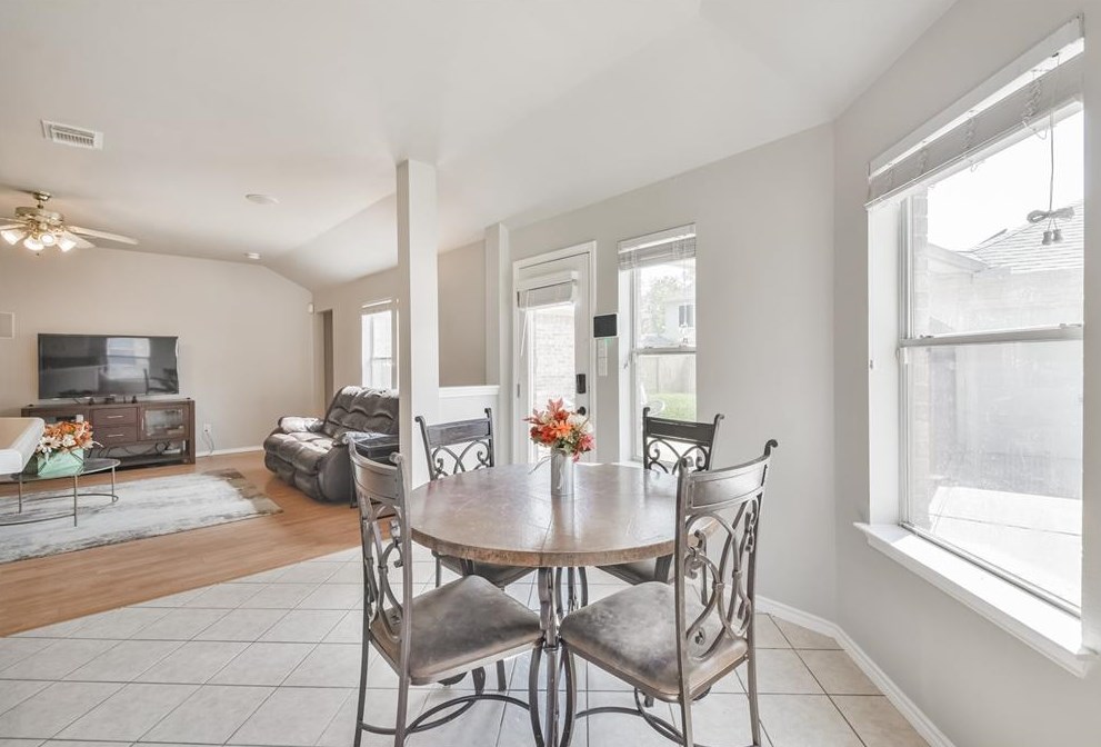 7143 Hot Crk Trce, Humble TX 77346-3097 exterior