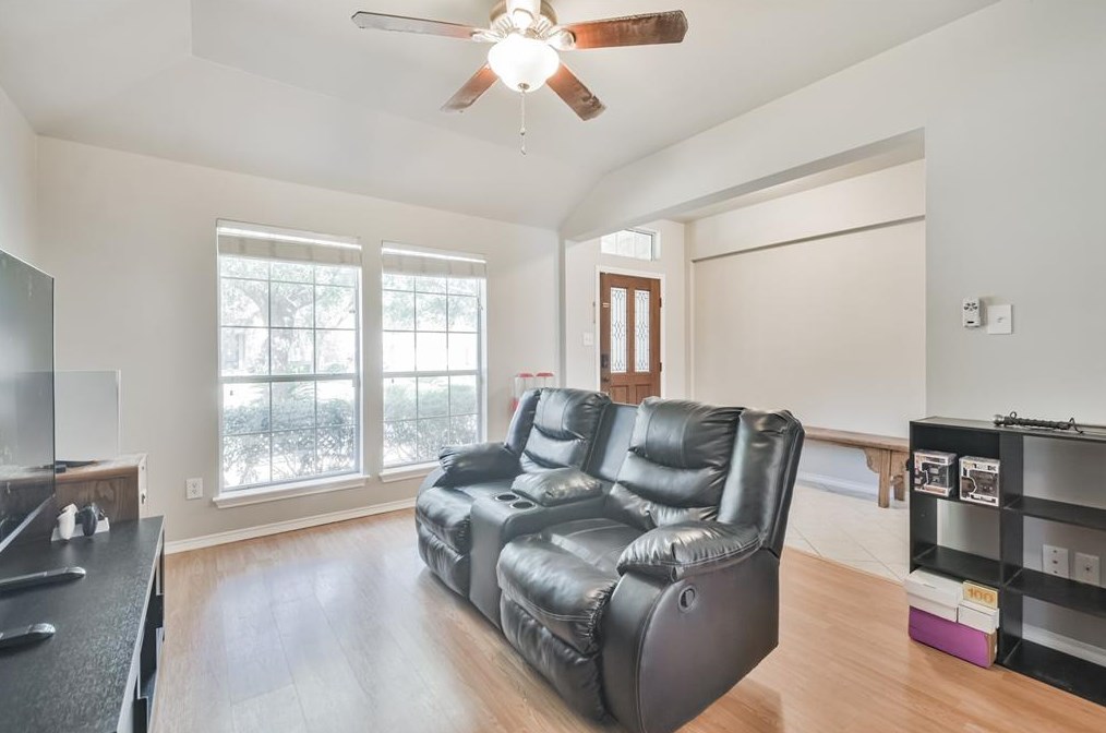 7143 Hot Crk Trce, Humble TX 77346-3097 exterior