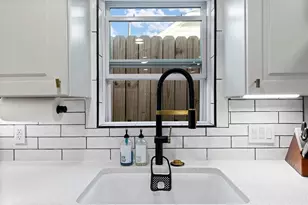 1609 Tabor St, Houston, TX 77009 - Photo 13