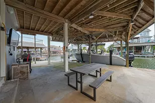 210 Sampan Dr, Tiki Island, TX 77554 - Photo 33