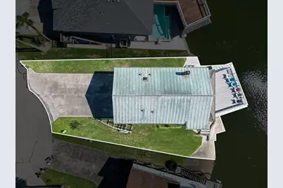 210 Sampan Drive, Tiki Island, TX 77554 - Photo 45