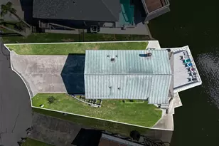 210 Sampan Dr, Tiki Island, TX 77554 - Photo 45