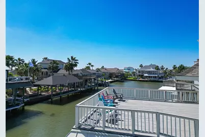 210 Sampan Drive, Tiki Island, TX 77554 - Photo 23