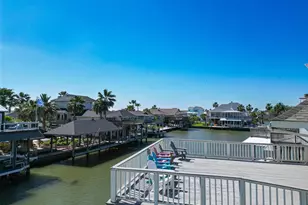 210 Sampan Dr, Tiki Island, TX 77554 - Photo 23