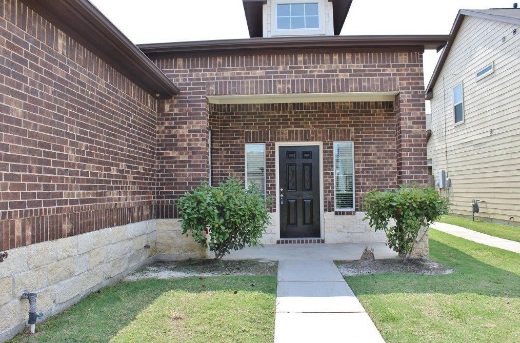 9715 Cira Ct, Houston TX  77044-4062 exterior
