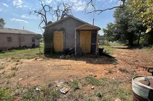 202 McNeil St, Palestine, TX 75801 - Photo 1