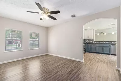 1310 N 7th Street, Conroe, TX 77301 - Photo 11