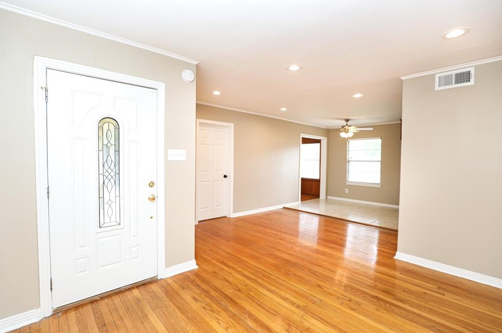 4846 Willowbend Blvd, Houston TX  77035-3501 exterior