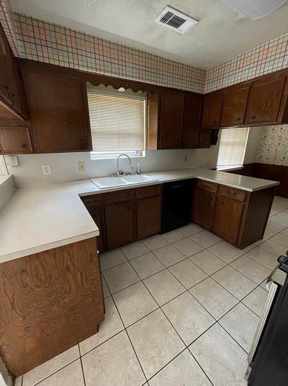 7015 Pine Vista Ln, Houston TX  77092-1012 exterior