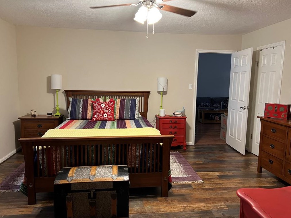 15106 Stillcreek Dr, Houston TX  77070-1254 exterior