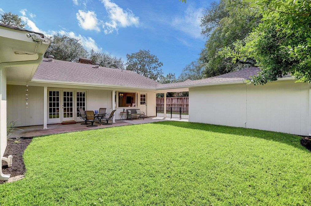 6154 Ella Lee Ln, Houston TX  77057-4402 exterior