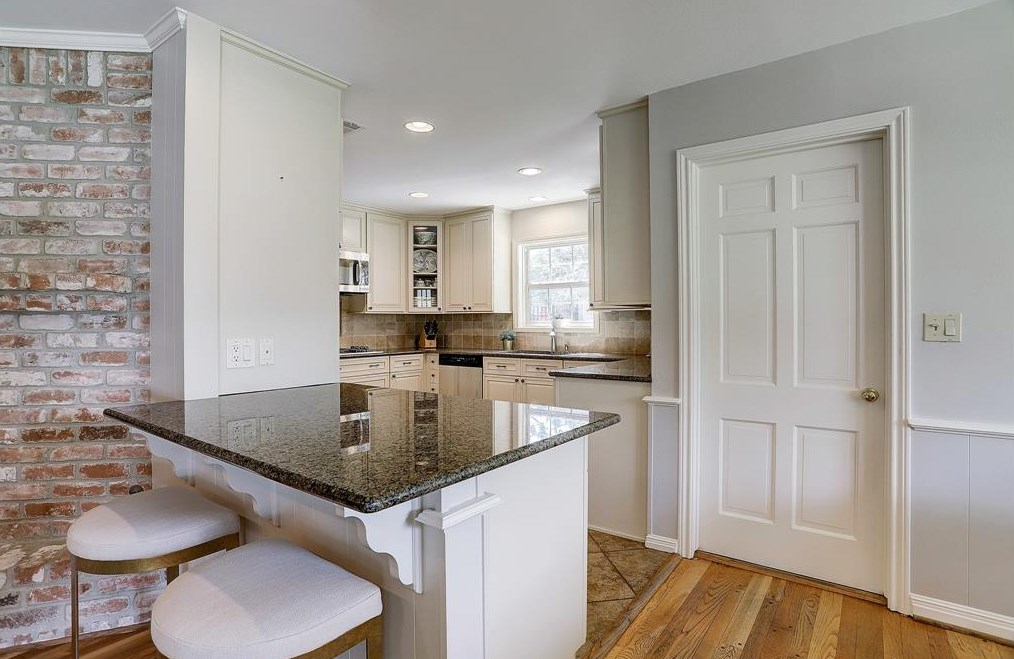 6154 Ella Lee Ln, Houston TX  77057-4402 exterior