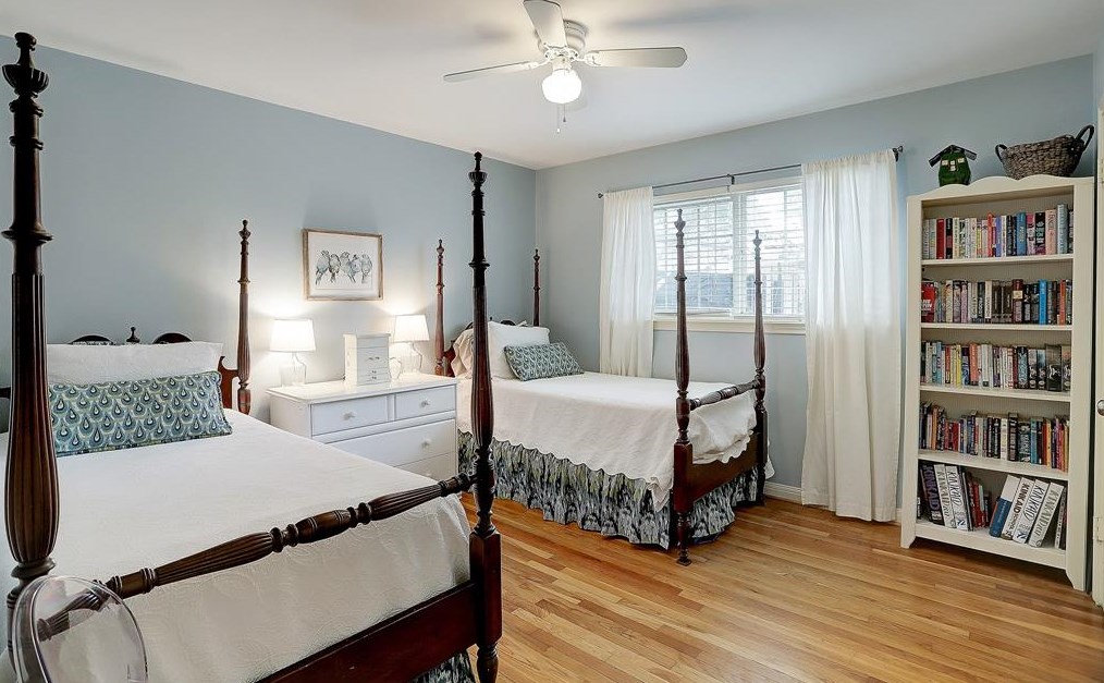 6154 Ella Lee Ln, Houston TX  77057-4402 exterior