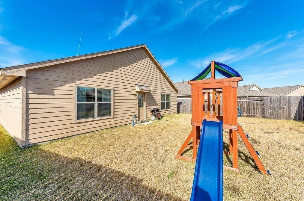 2031 Treasure Mountain Dr, Spring TX  77388-4752 exterior