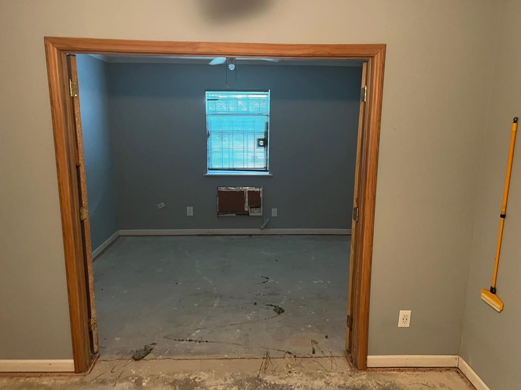 8635 Vly Mdw Dr, Houston TX  77078-3729 exterior