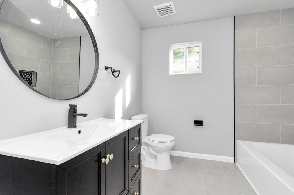 5107 Cortelyou Ln, Houston TX  77021-3111 exterior